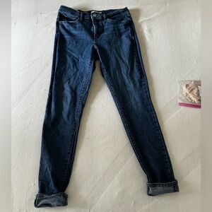 LEVIS 311 Shaping Skinny woman’s size 32 great cond jeans